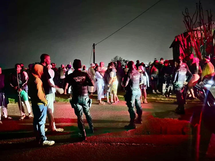 Congregants robbed during evening church service in South Africa || Mpforum