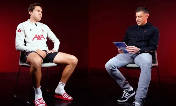 A funny moment with Liverpool Player, Chiesa and an interviewer || Mpforum